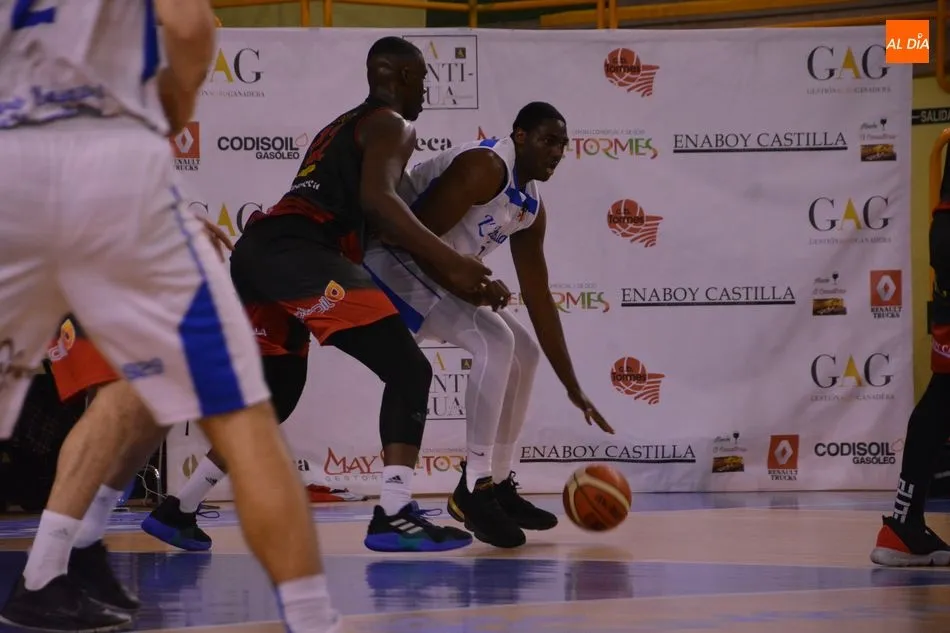 Foto 7 - La Antigua CB Tormes consigue una important&iacute;sima victoria tras dos pr&oacute;rrogas (99-91)