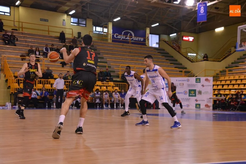 Foto 4 - La Antigua CB Tormes consigue una important&iacute;sima victoria tras dos pr&oacute;rrogas (99-91)