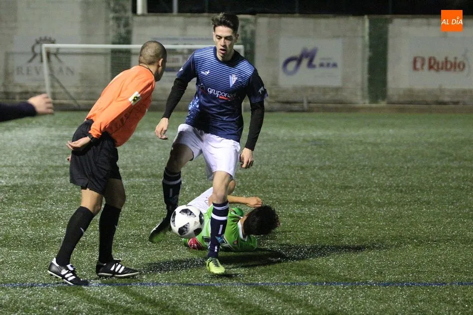 Foto 10 - El Guijuelo B empata con el Villamayor en un competido encuentro (1-1)