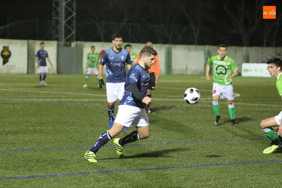Foto 9 - El Guijuelo B empata con el Villamayor en un competido encuentro (1-1)