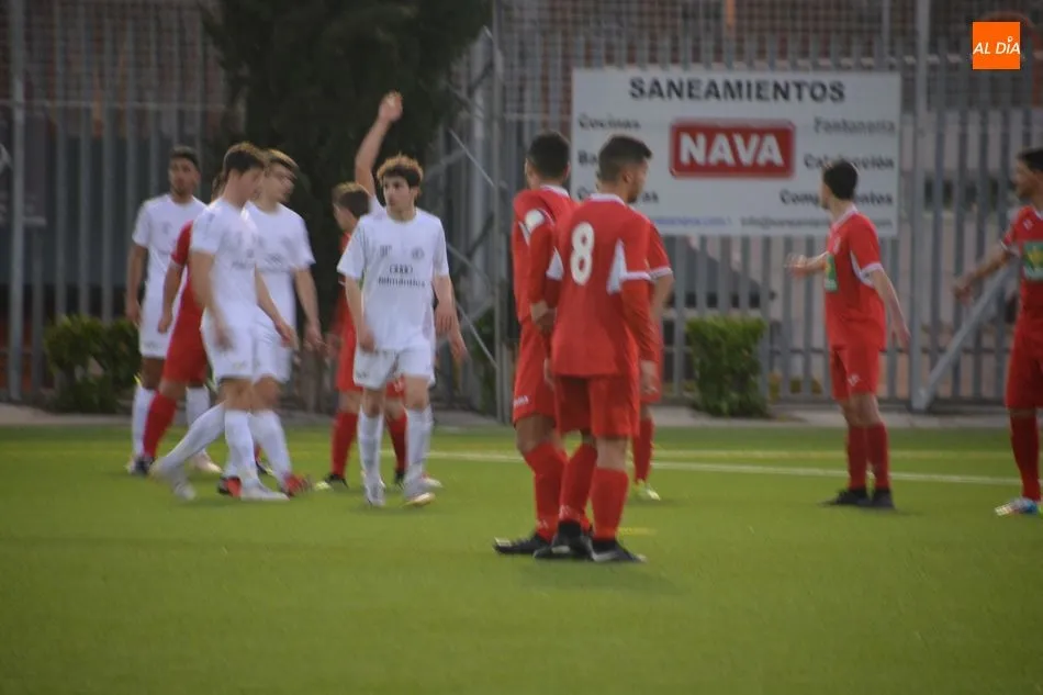 Foto 10 - El Navega y el Hergar &lsquo;B&rsquo; empatan y mantienen la pelea por el liderato al rojo vivo (1-1)