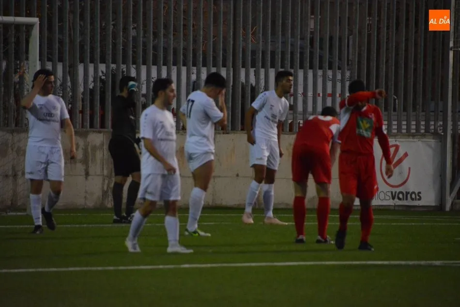 Foto 6 - El Navega y el Hergar &lsquo;B&rsquo; empatan y mantienen la pelea por el liderato al rojo vivo (1-1)
