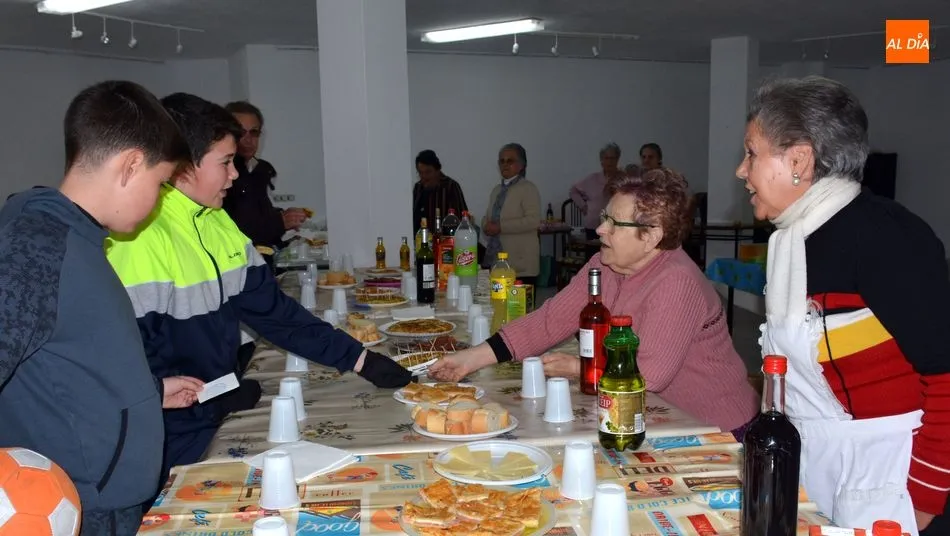 Foto 8 - Amplio apoyo de los lumbralenses a la Operaci&oacute;n Bocata para Manos Unidas
