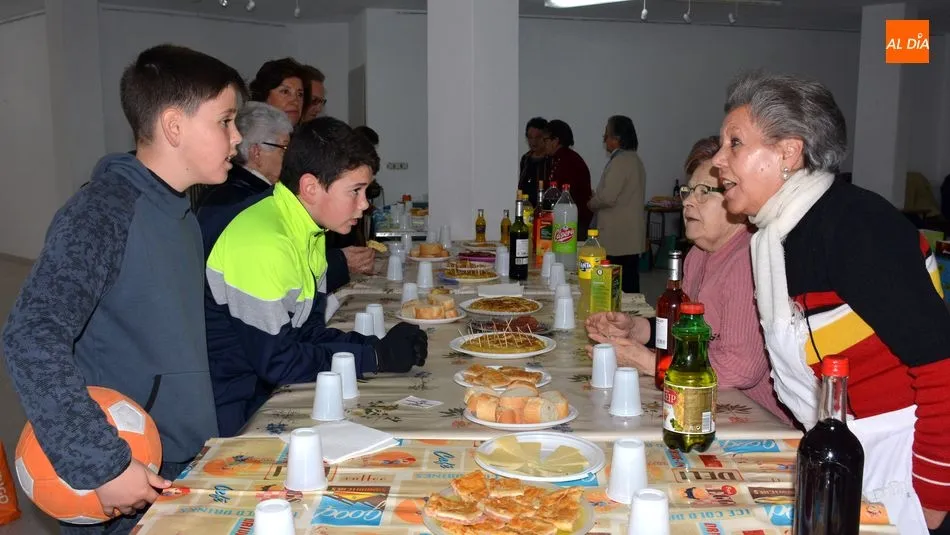 Foto 5 - Amplio apoyo de los lumbralenses a la Operaci&oacute;n Bocata para Manos Unidas