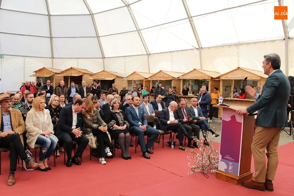 Foto 6 - Figueira invita a Salamanca a afrontar juntos el desaf&iacute;o de la reapertura del Tren del Duero  