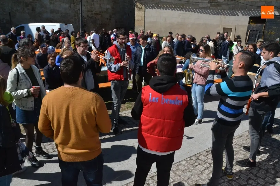 Foto 2 - El buen tiempo tambi&eacute;n acompa&ntilde;a la despedida del Carnaval 2019  