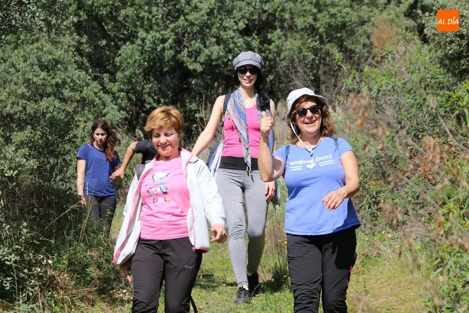 Foto 4 - Cerca de un millar de personas se congregan en Vilvestre en la XXIV Marcha &lsquo;Arribes del Duero&rsquo;  