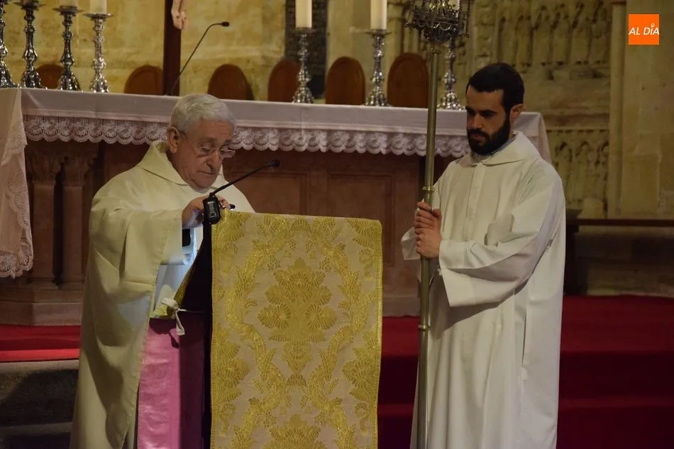 Foto 9 - La Catedral Vieja de Salamanca celebra una eucarist&iacute;a seg&uacute;n el rito hispano-moz&aacute;rabe