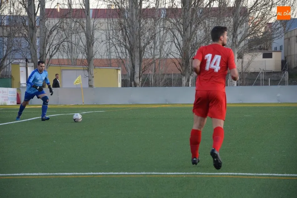 Foto 11 - El Salamanca UDS &lsquo;B&rsquo; no falla y amarra el primer puesto tras ganar el derbi ante el B&eacute;jar (1-2)