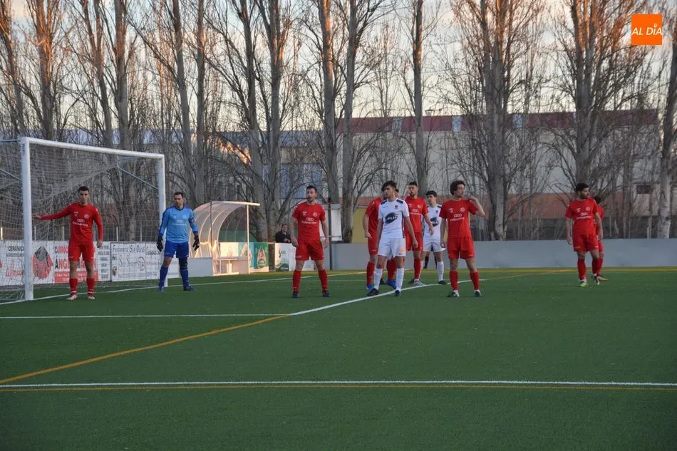 Foto 10 - El Salamanca UDS &lsquo;B&rsquo; no falla y amarra el primer puesto tras ganar el derbi ante el B&eacute;jar (1-2)