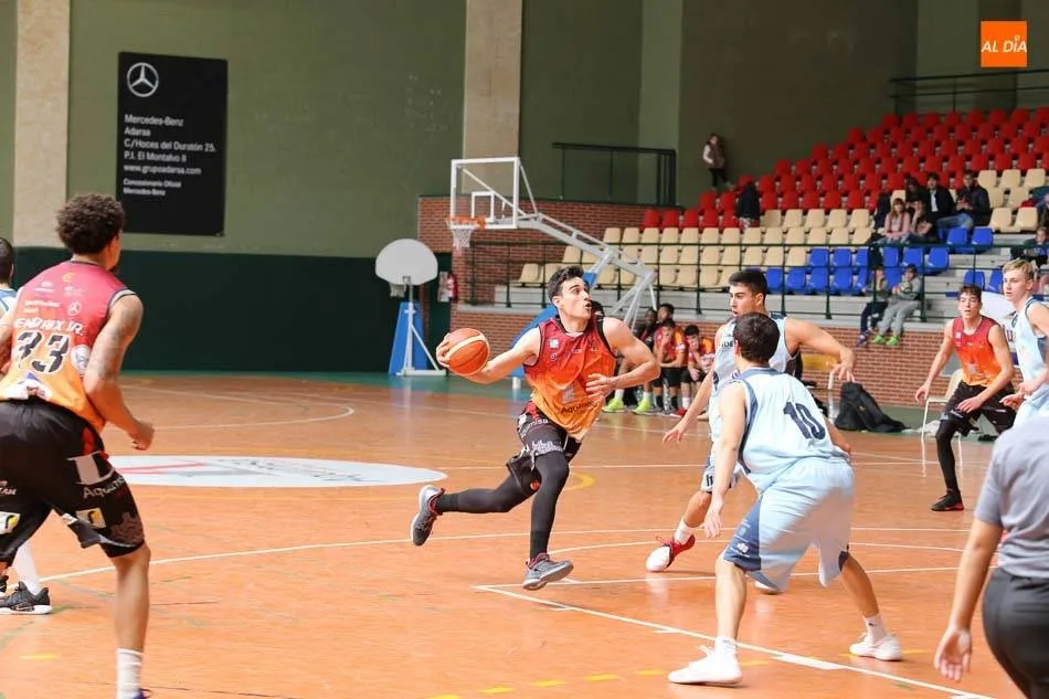 Acción de un partido en casa del Aquimisa Basket / Archivo