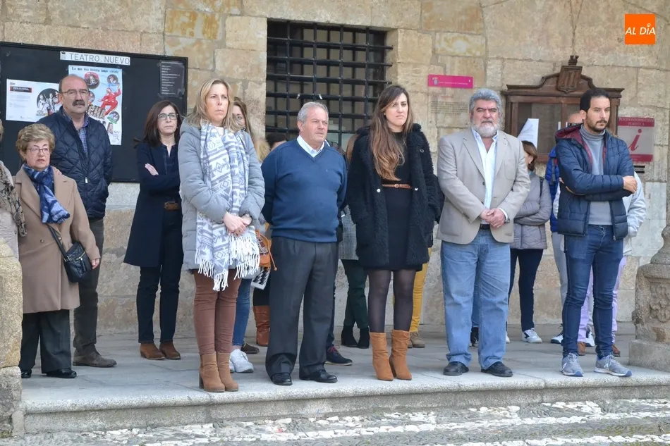Foto 2 - Ciudad Rodrigo recuerda a las v&iacute;ctimas del 11M  