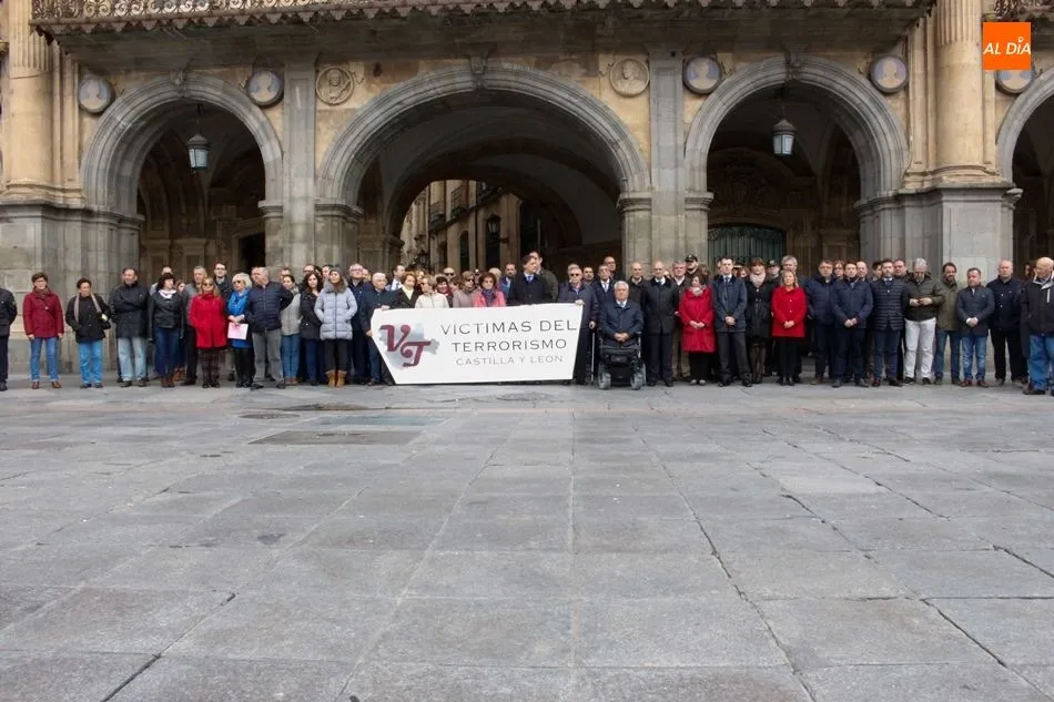 Foto 10 - &ldquo;Las v&iacute;ctimas del terrorismo siempre permanecer&aacute;n en la memoria colectiva de la ciudad...