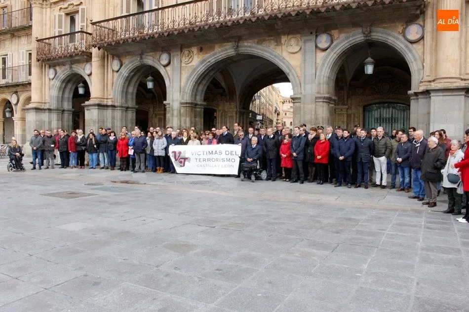 Foto 8 - &ldquo;Las v&iacute;ctimas del terrorismo siempre permanecer&aacute;n en la memoria colectiva de la ciudad...