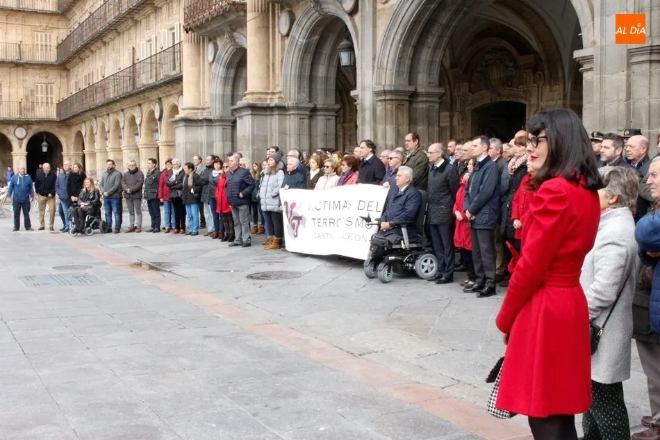 Foto 7 - &ldquo;Las v&iacute;ctimas del terrorismo siempre permanecer&aacute;n en la memoria colectiva de la ciudad...
