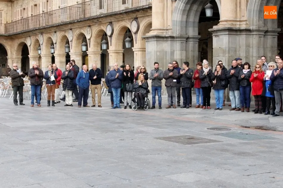Foto 3 - &ldquo;Las v&iacute;ctimas del terrorismo siempre permanecer&aacute;n en la memoria colectiva de la ciudad...