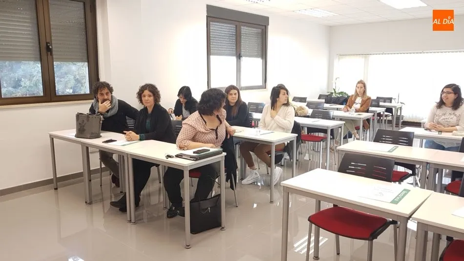 Foto 3 - T&eacute;cnicos y concejales de Juventud de 16 municipios participan en una Jornada de Formaci&oacute;n