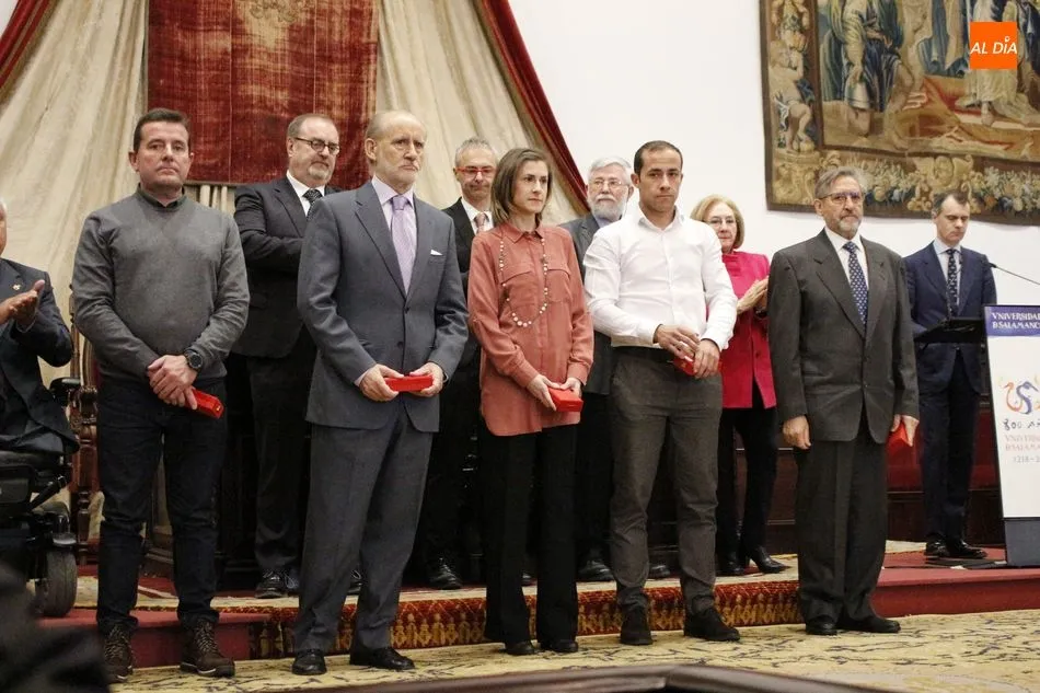 Foto 5 - Junta y Universidad recuerdan a las v&iacute;ctimas del terrorismo en un emotivo acto