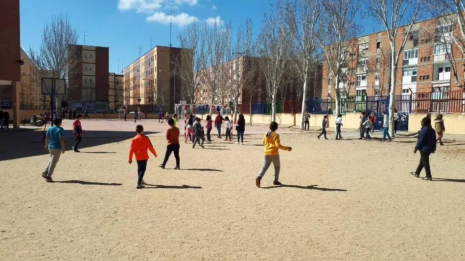 Patio del colegio Filiberto Villalobos