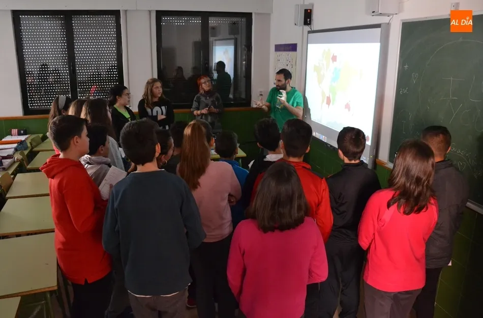 Foto 9 - Los institutos apuestan por las nuevas tecnolog&iacute;as para conquistar a los alumnos de 6&ordm; de...