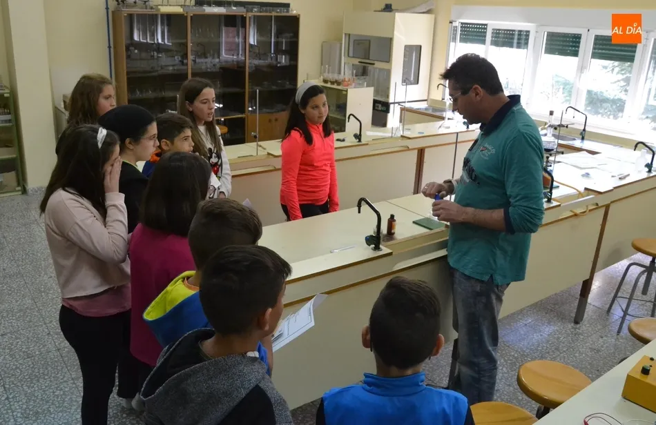 Foto 5 - Los institutos apuestan por las nuevas tecnolog&iacute;as para conquistar a los alumnos de 6&ordm; de...