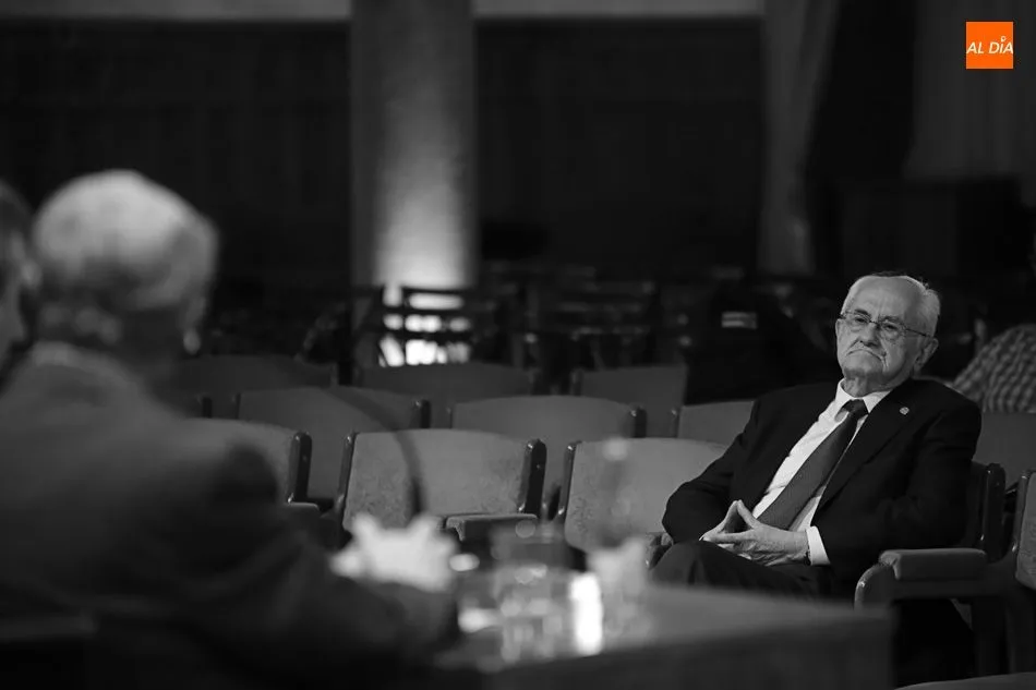 Foto 11 - Enriquecedora mesa redonda en el Casino sobre los &lsquo;75 a&ntilde;os de Perd&oacute;n&rsquo;