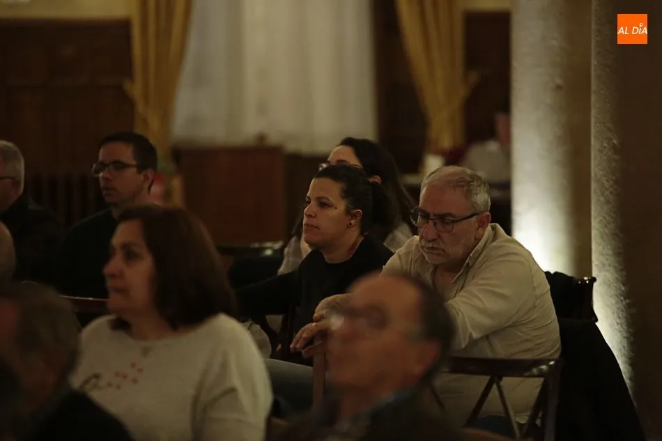 Foto 10 - Enriquecedora mesa redonda en el Casino sobre los &lsquo;75 a&ntilde;os de Perd&oacute;n&rsquo;
