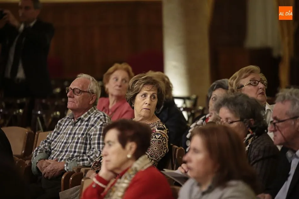 Foto 8 - Enriquecedora mesa redonda en el Casino sobre los &lsquo;75 a&ntilde;os de Perd&oacute;n&rsquo;