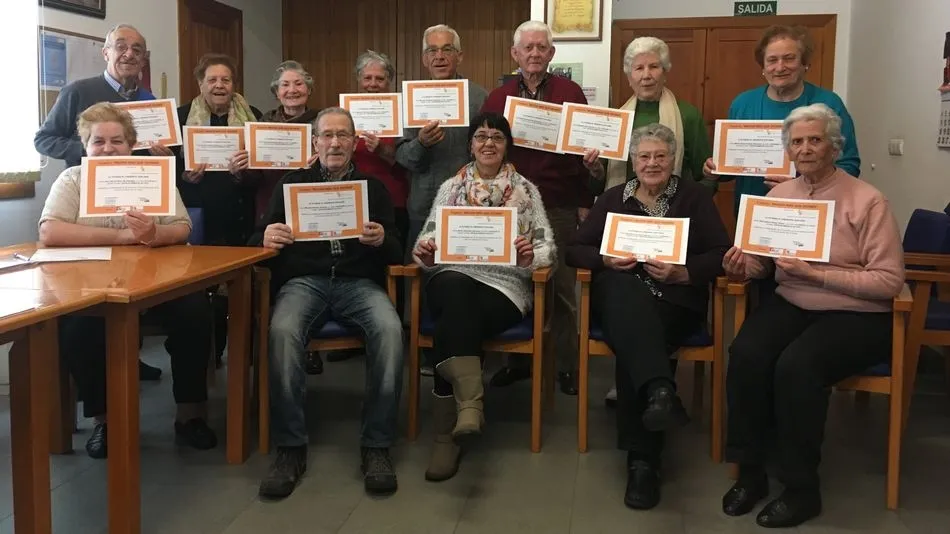 Participantes en el taller de envejecimiento activo en Aldeatejada