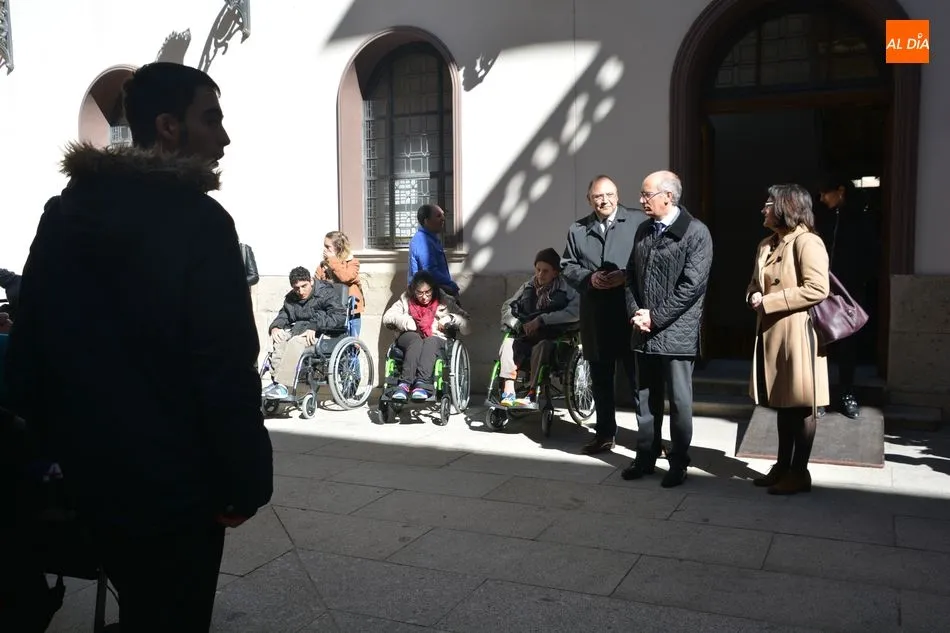 Foto 7 - Divertida vista de los menores de ASPACE al palacio de La Salina