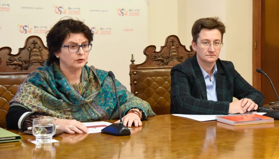 Esta iniciativa, pionera en la universidad española, ha sido presentada por la vicerrectora de Docencia, Izaskun Álvarez, y la directora de la Unidad de Evaluación de la Calidad, Antonia Durán. Foto USAL