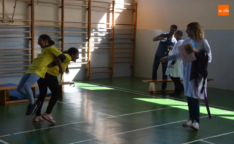 Foto 10 - Harry Potter gu&iacute;a por el IES Tierra a los futuros alumnos del centro  