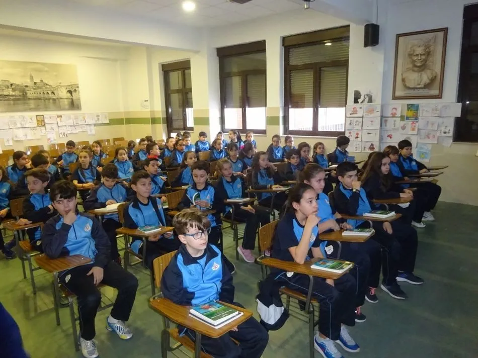 Foto 9 - El Colegio San Juan Bosco celebra un encuentro con el ilustrador David Guirao