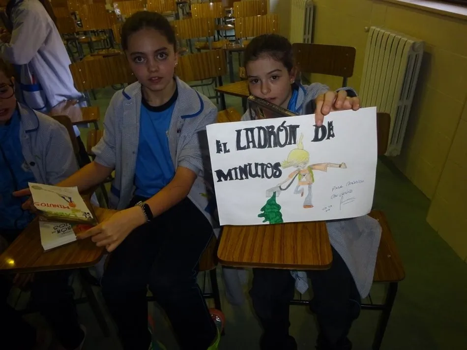 Foto 5 - El Colegio San Juan Bosco celebra un encuentro con el ilustrador David Guirao