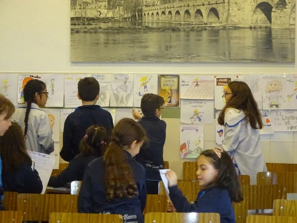 Foto 4 - El Colegio San Juan Bosco celebra un encuentro con el ilustrador David Guirao