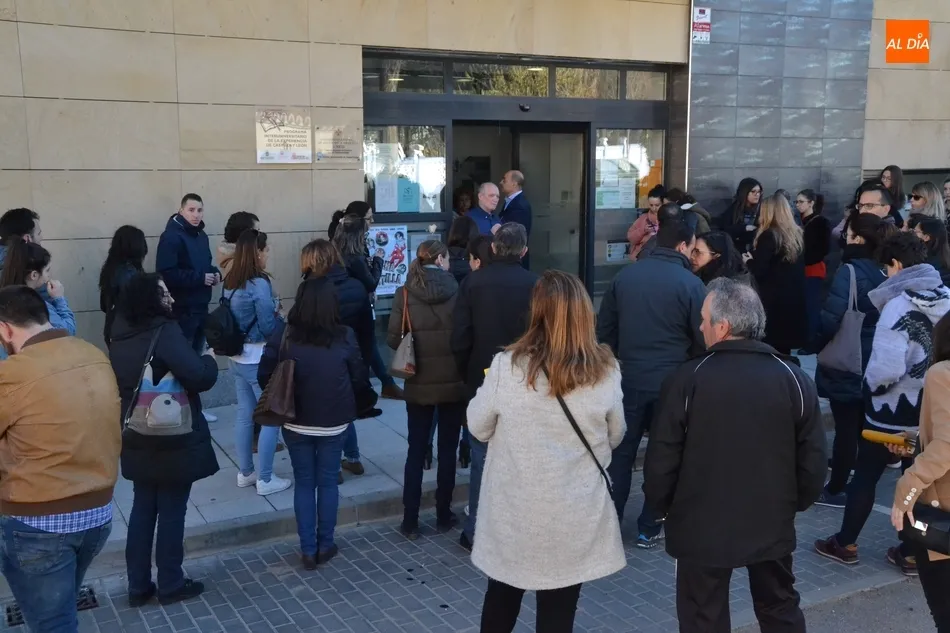 Foto 5 - Un total de 64 personas afrontan el examen para convertirse en administrativos del Ayuntamiento  