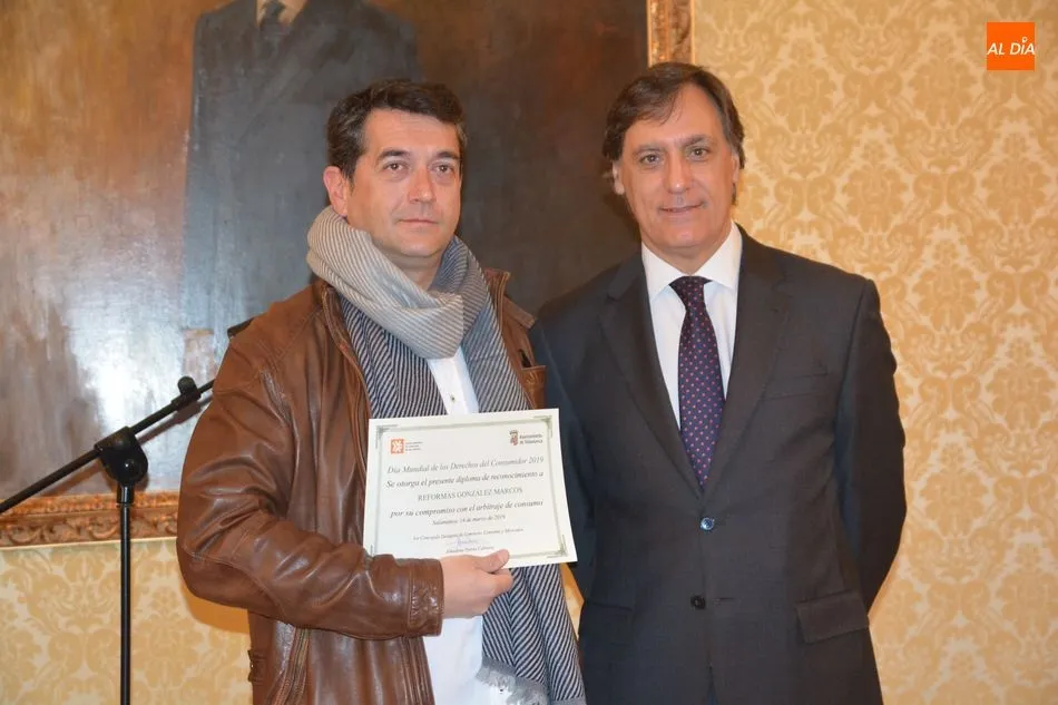 Foto 10 - El Ayuntamiento premia a los establecimientos adheridos a la Junta Arbitral de Consumo