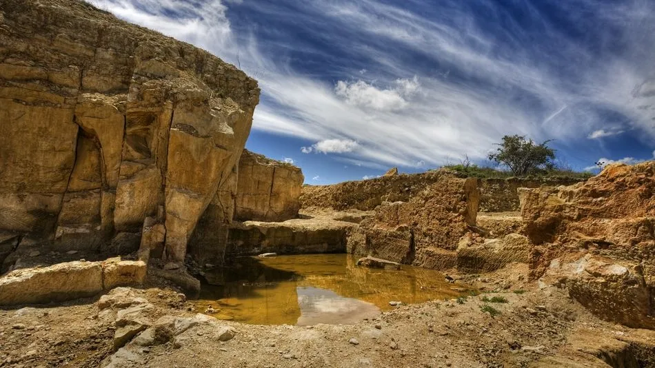 Villamayor formará parte de un nuevo grupo multidisciplinar de trabajo sobre canteras...