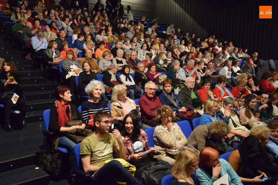 Foto 4 - La &lsquo;Historia de la doncella elocuent&iacute;sima Luisa de Medrano&rsquo; llena el Teatro Juan del Enzina