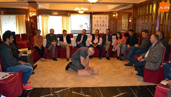 El restaurante El Oso y el Madroño acogía una jornada formativa organizada por ASAJA