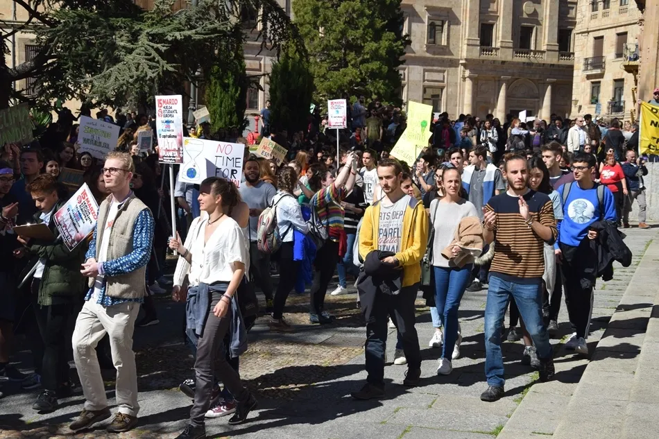 Foto 10 - M&aacute;s de 400 manifestantes se unen a las movilizaciones europeas contra el cambio clim&aacute;tico