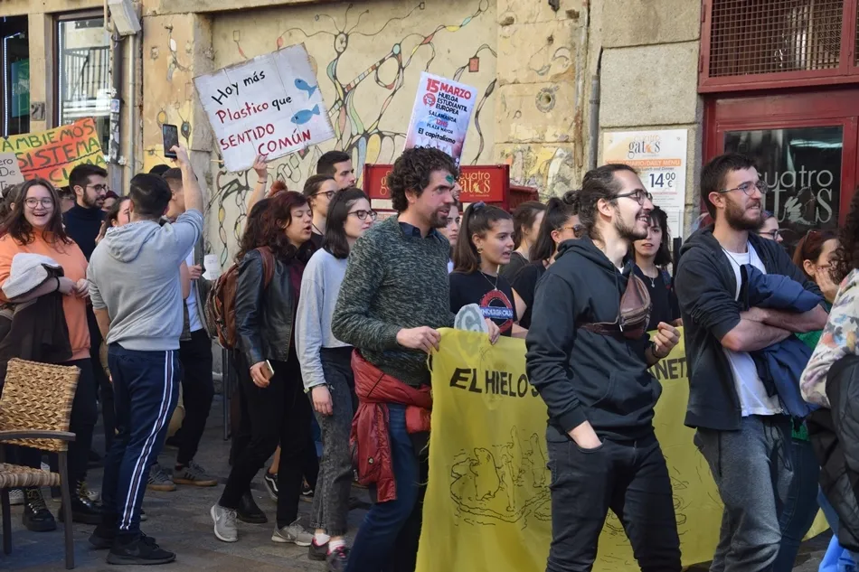 Foto 8 - M&aacute;s de 400 manifestantes se unen a las movilizaciones europeas contra el cambio clim&aacute;tico