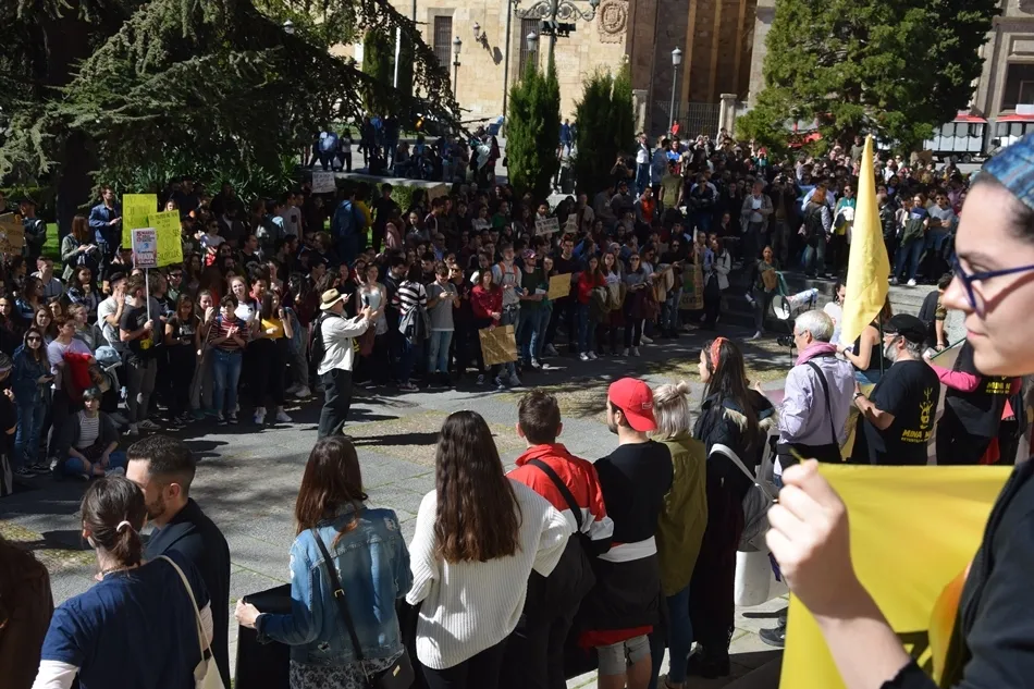 Foto 6 - M&aacute;s de 400 manifestantes se unen a las movilizaciones europeas contra el cambio clim&aacute;tico