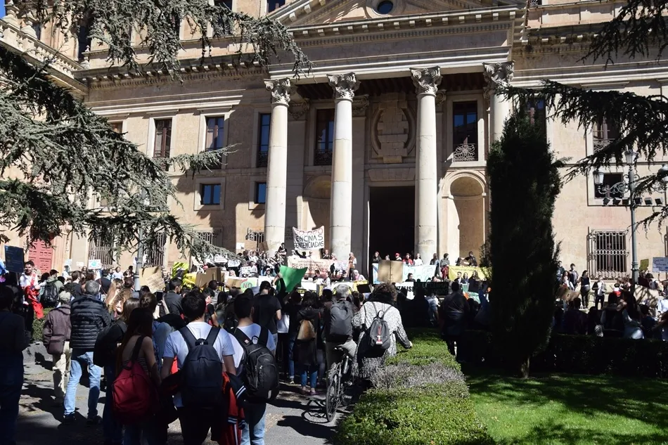 Foto 4 - M&aacute;s de 400 manifestantes se unen a las movilizaciones europeas contra el cambio clim&aacute;tico