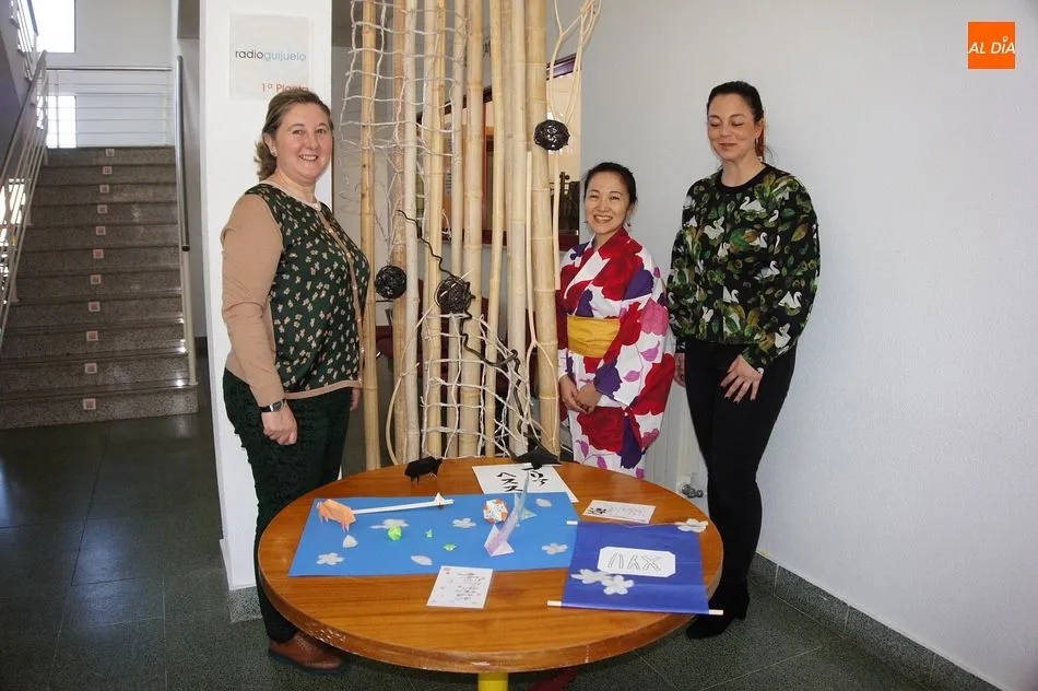Mercedes Martín, coordinadora de Cultura, Eiko Iwaki, profesora de japonés y María Jesús Moro, concejala de Cultura, en la presentación de las actividades