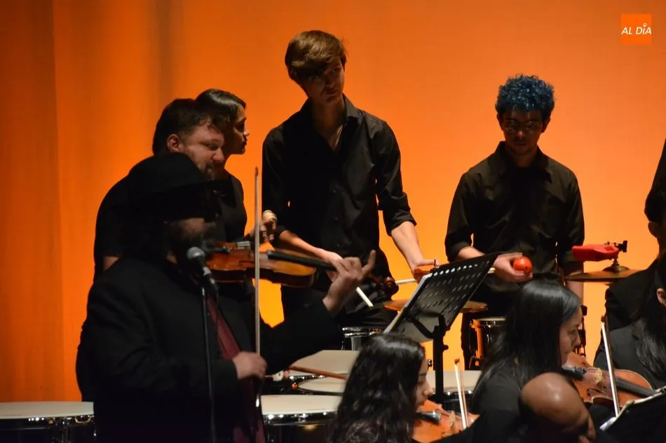 Foto 9 - M&uacute;sica y solidaridad llenan el Teatro Unicaja Banco a favor de C&aacute;ritas &nbsp;  