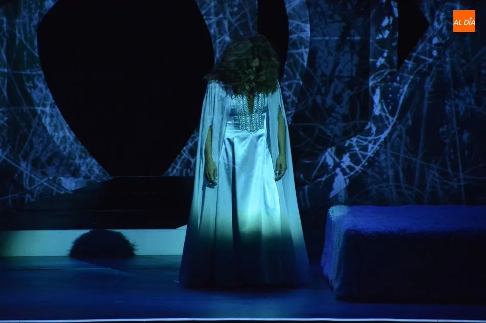 Foto 8 - Exitoso regreso de Lolita Flores al escenario del Teatro Liceo con la obra &lsquo;Fedra&rsquo;