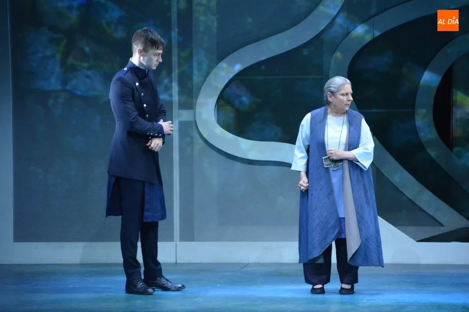 Foto 5 - Exitoso regreso de Lolita Flores al escenario del Teatro Liceo con la obra &lsquo;Fedra&rsquo;