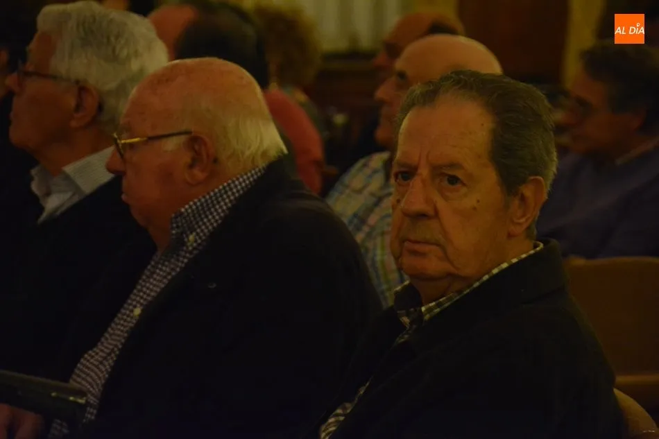 Foto 7 - Los cirujanos taurinos acercan su labor a los aficionados en una interesante charla en el Casino