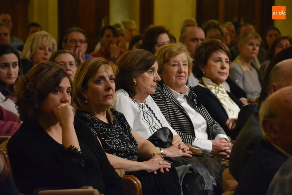 Foto 6 - Los cirujanos taurinos acercan su labor a los aficionados en una interesante charla en el Casino